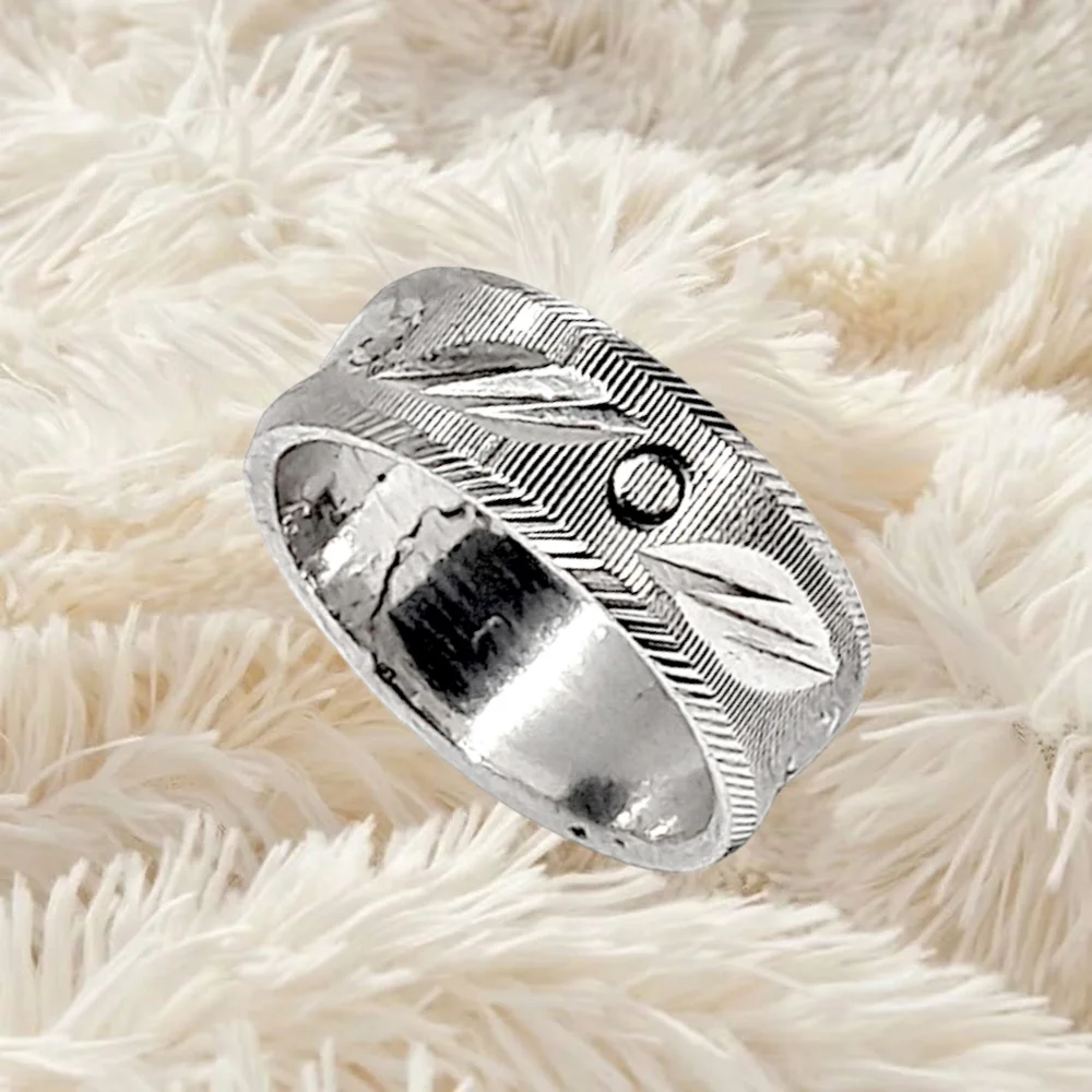 Sterling Silver Ring with Interesting Design. Size 3. NWOT.